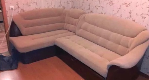 Перетяжка углового дивана. Белокаменная